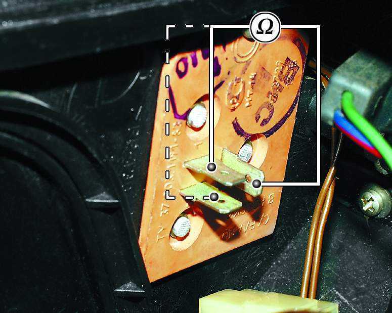  Замена дополнительного резистора отопителя ВАЗ 2110