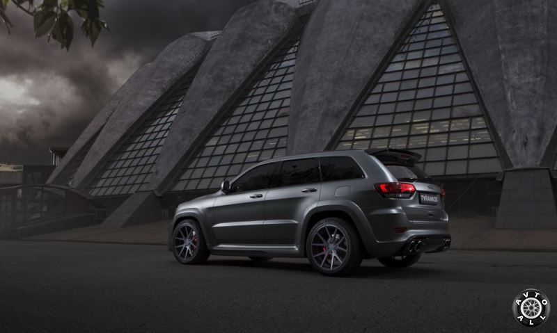 Jeep Grand Cherokee SRT-8 WK2 TYRANNOS