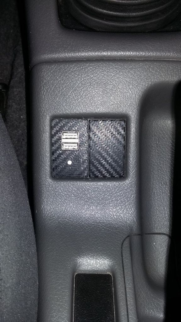 Стационарный USB-разъем в автомобиль своими руками