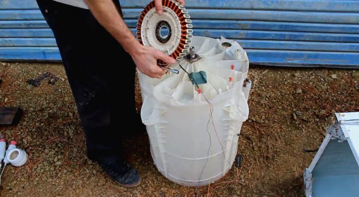 Электрогенератор  гидротурбина из старой стиральной машины