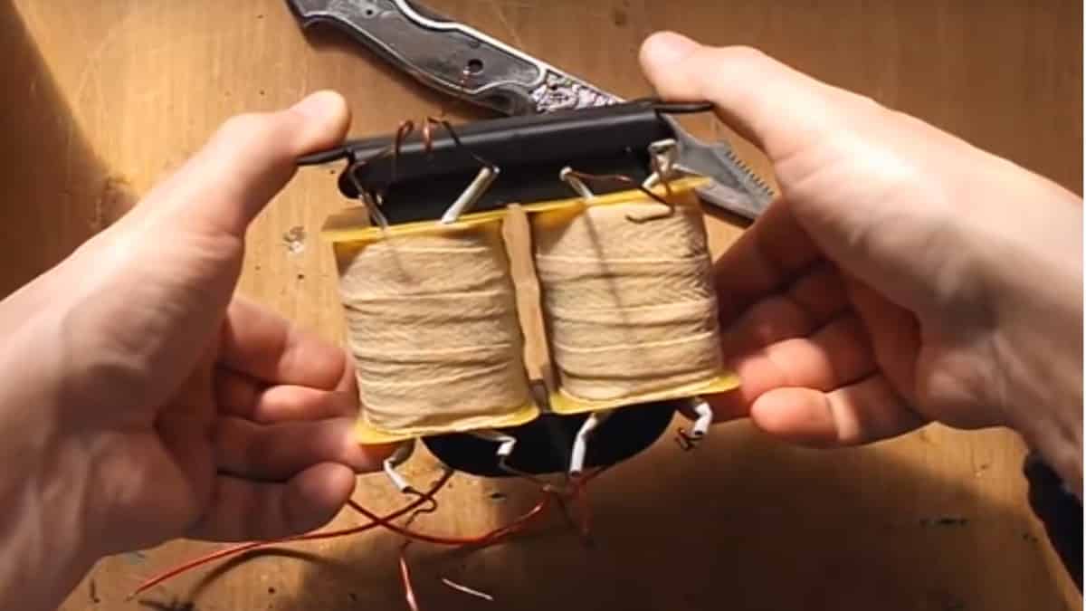 Поместите катушки на сердечник